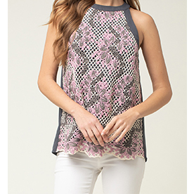 This top looks so delicate and romantic that you will not get enough of it. Wear with white jeans or pants.