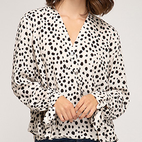 This top is perfect for work with black pants and also goes perfect with jeans.