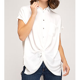 This white shirt it's a must in your closet! White is aways classy and sassy! 